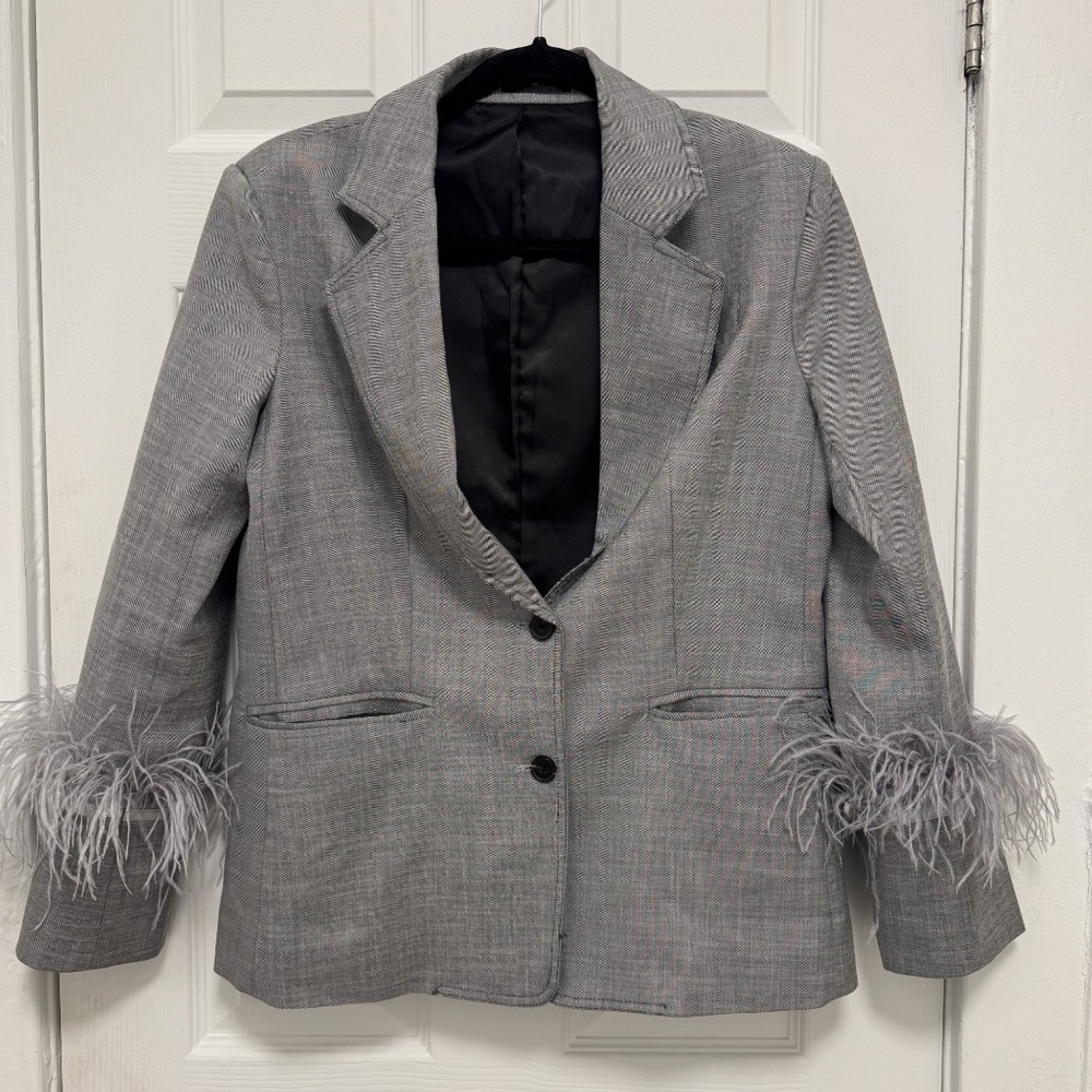 Grey Y2K Vintage Blazer with Feathered Sleeve Details